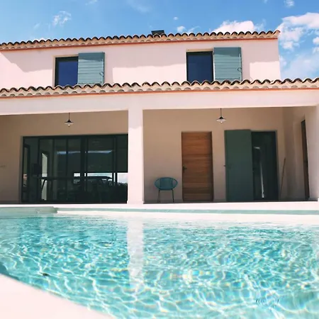 Le 27 Holiday home